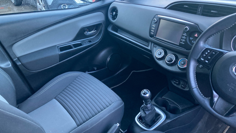 Toyota Yaris 1.5 VVT-i Icon Tech 5dr Petrol Hatchback